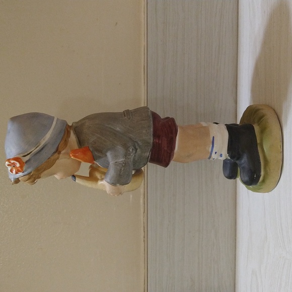 Vintage 1950s Arnart 5th Ave figurine featuring a boy holding a horn - Picture 4 of 5